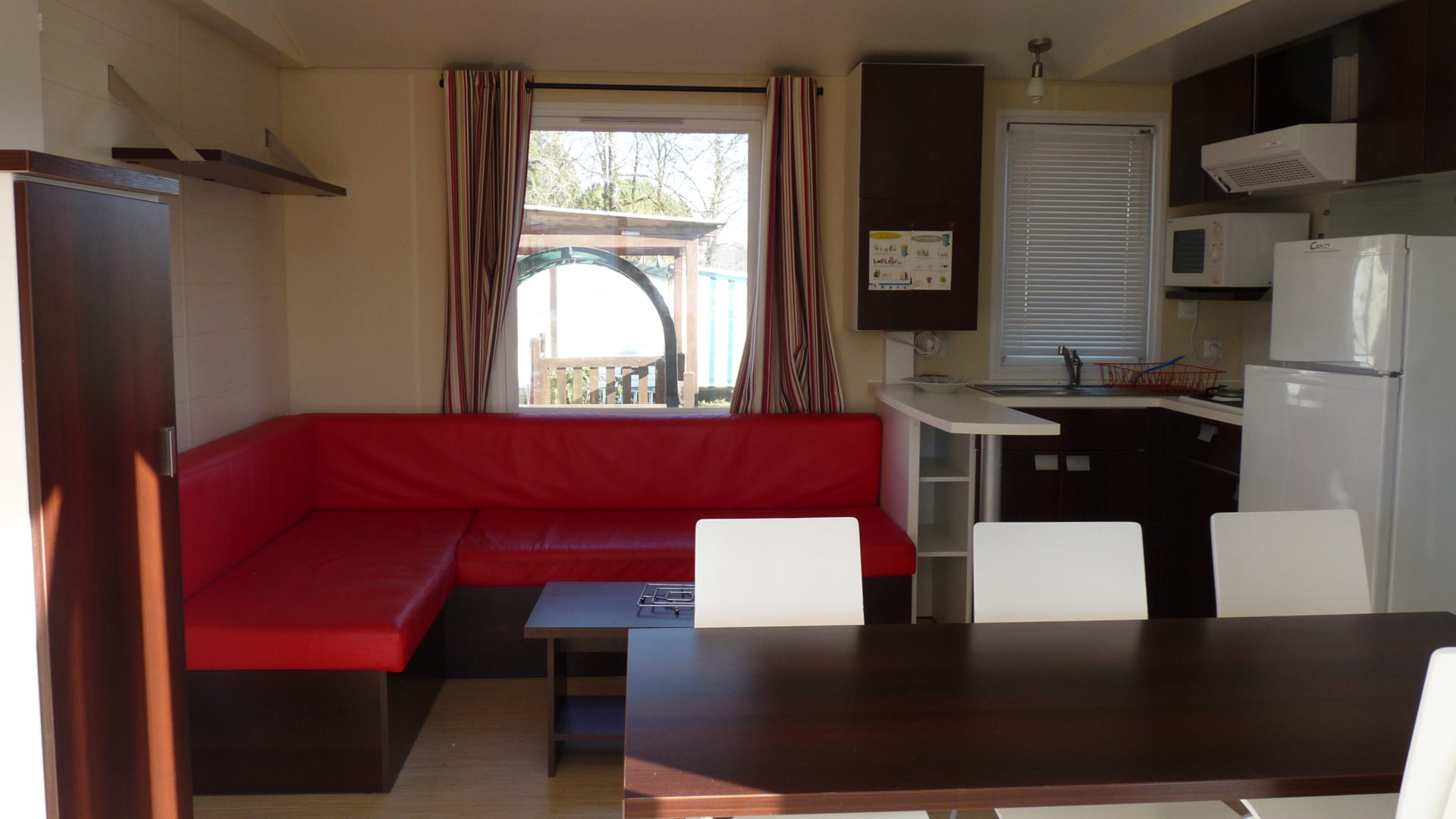 Intérieur mobil-home family Camping Charente Maritime
